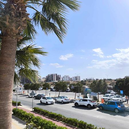 13 Sandy Beach Mackenzie Larnaca Exterior foto